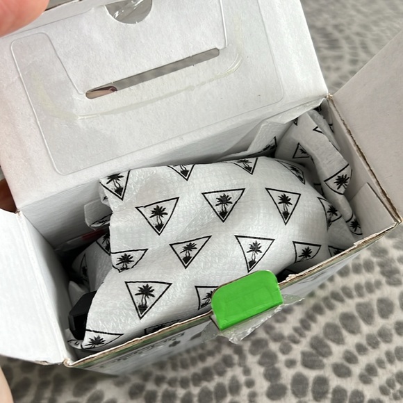 Xbox One turtle beach recon chat communicator. Wired. New in box - Picture 4 of 4